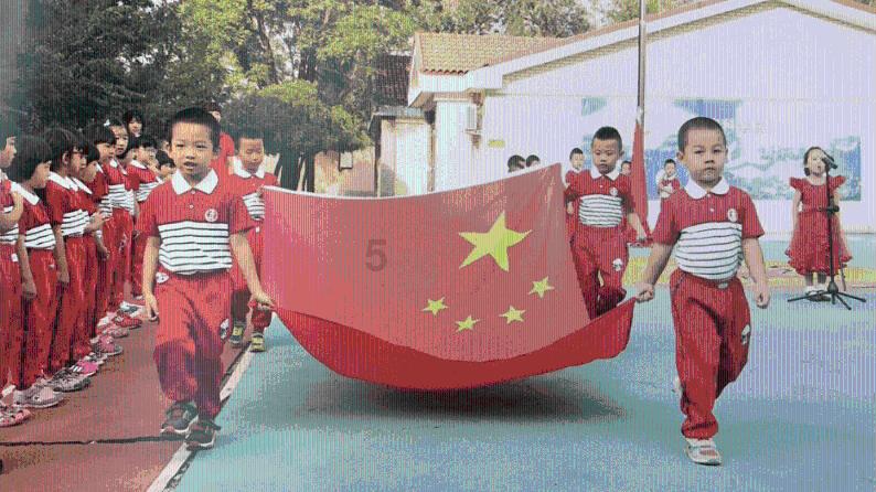 森林小火车建成运营